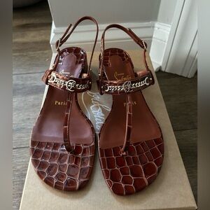 NIB Christian Louboutin MJ Thong 25 Alligator-Embossed Leather Sandal Brown 39 9